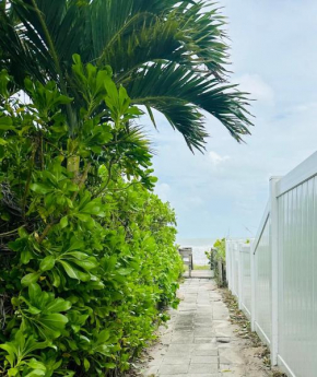 Private Beach Access 2BE-1BA house & Free Parking